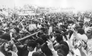 1986-Feb-23-Philippine-People-Power-Revolution-Edsa-anniversary-PHILIPPINE-DAILY-INQUIRER-PHOTO-620x382