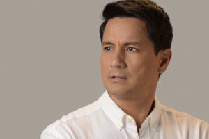 RICHARD GOMEZ