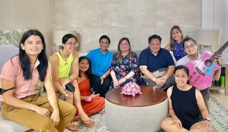 2 member ng Ben&Ben bumisita kay VP Leni, ibinunyag kung bakit mas piniling maging 'pink'