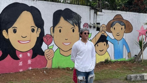 Daniel Padilla nakisali sa mural painting para sa Leni-Kiko tandem