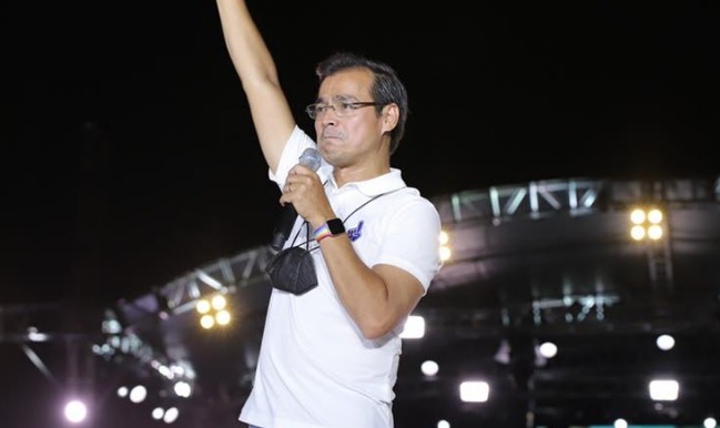 Isko Moreno iniregalo ang anak sa LGBT community: Libre ang booking!