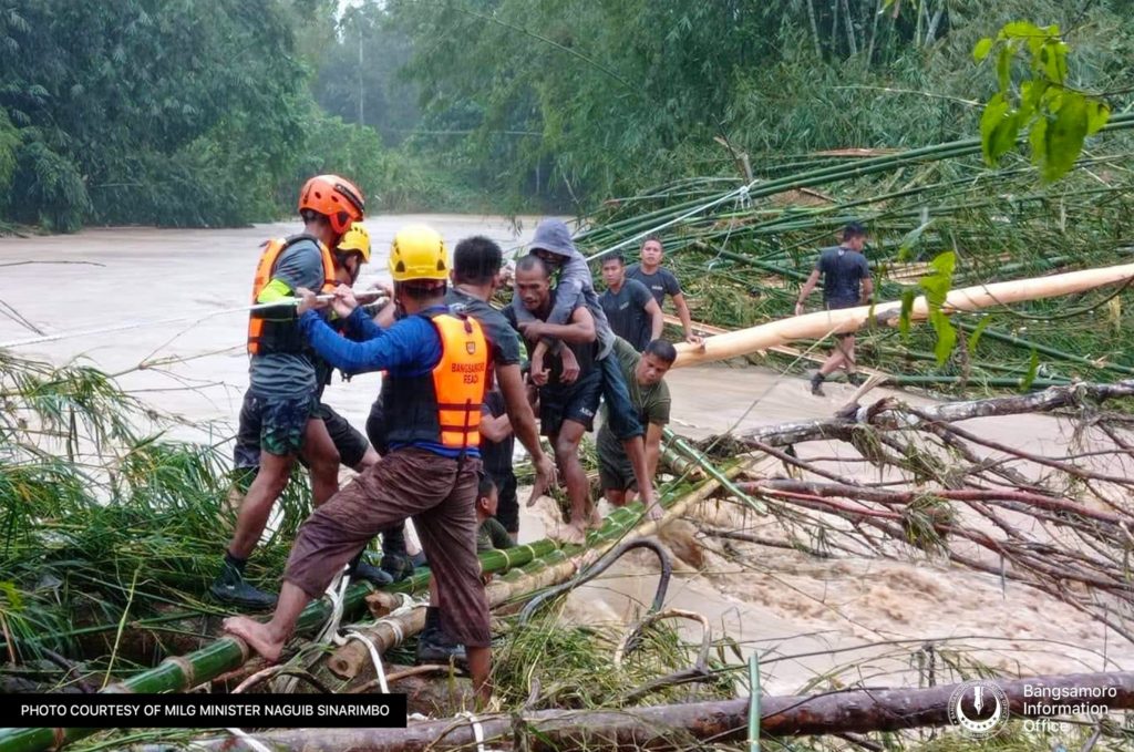 #MindanaoNeedsHelp: 70 patay, 31 sugatan sa pananalasa ni bagyong Paeng