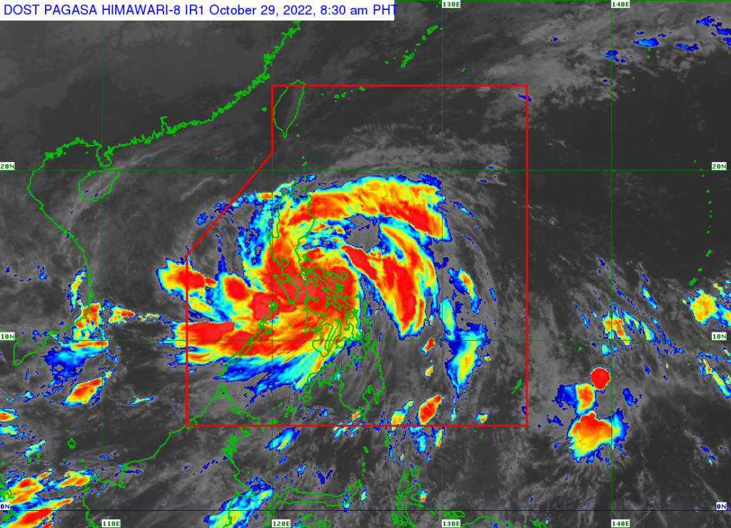 Bagyong Paeng 3 beses nang nag-landfall sa Luzon, nagbabadyang lumapit sa Metro Manilam