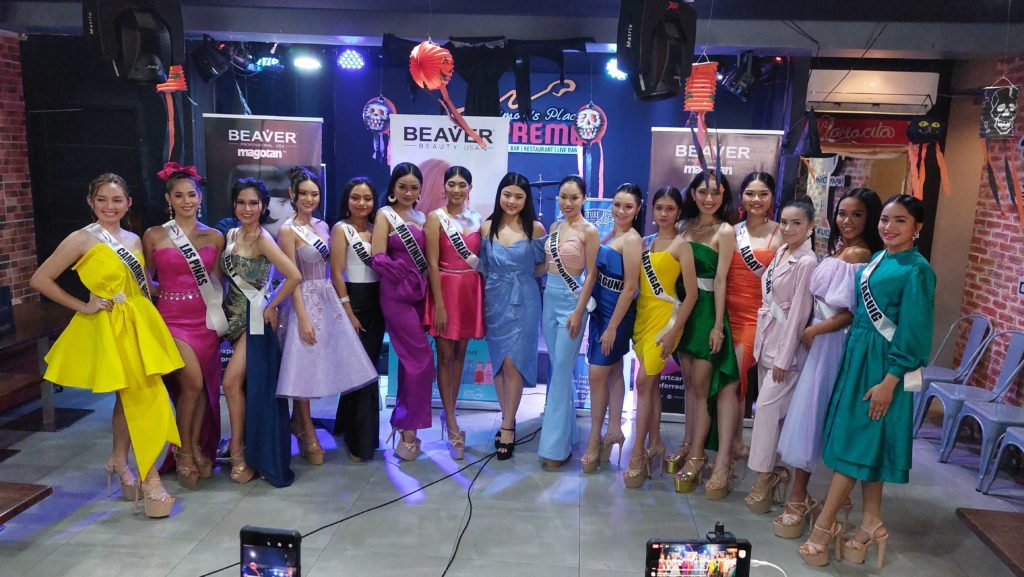 Kasama ng 15 kandidata ng Miss Teen International Philippines pageant si Yza Uy (ikawalo mula kaliwa), third runner-up noong 2019
