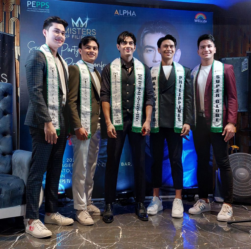 Kasama ni Jovy Bequillo ang mga kapwa hari ng Misters of Filipinas na sina (mula kaliwa) Michael Angelo Toledo, Zach Pracale, James Reggie Vidal, at Marc Raeved Obado.