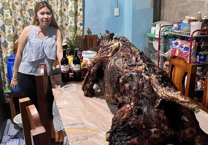 'Lechon dinosaur' na handa ng isang pamilya nitong Bagong Taon 'pinulutan' ng mga netizens: Nagmula pa sa Jurassic Park!