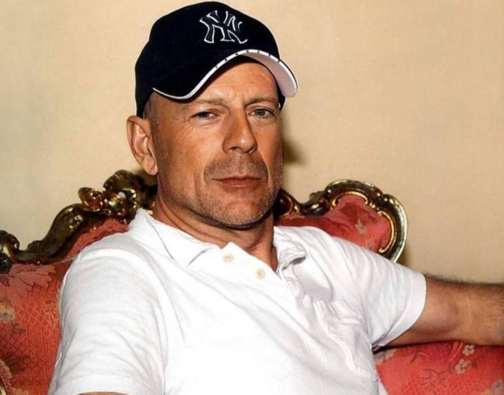 Hollywood actor Bruce Willis hirap nang makipag-usap dahil sa sakit na dementia