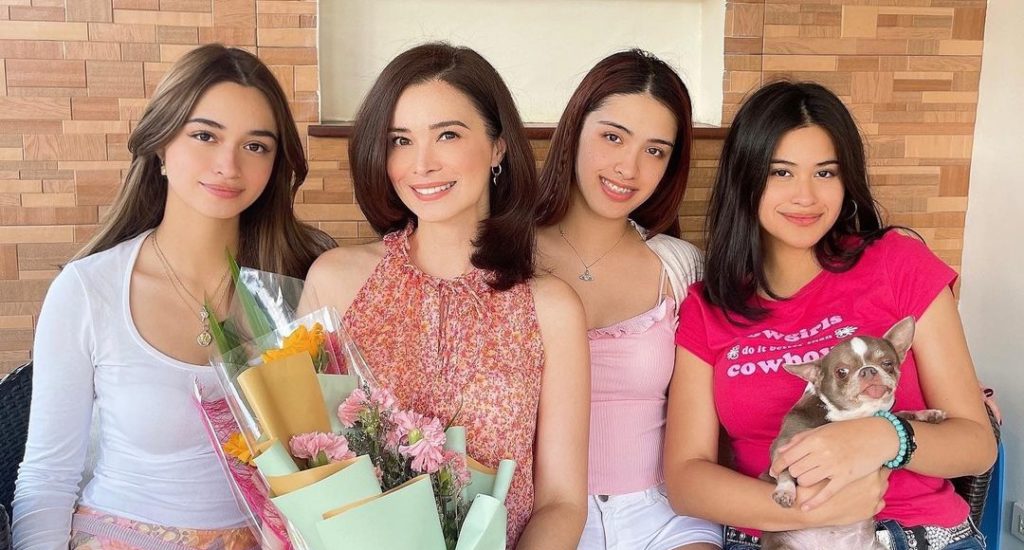 Sunshine Cruz ibinandera ang pagiging honor students ng 3 anak: I'm so proud of these girls!