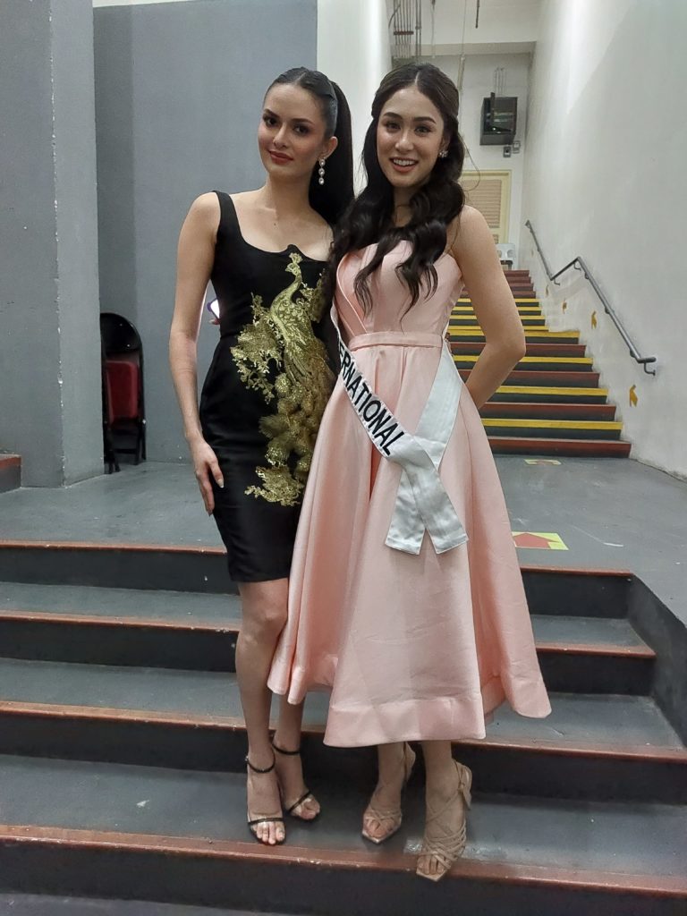 Bb. Pilipinas International Nicole Borromeo (right) and Bb. Pilipinas Intercontinental Gabrielle Basiano