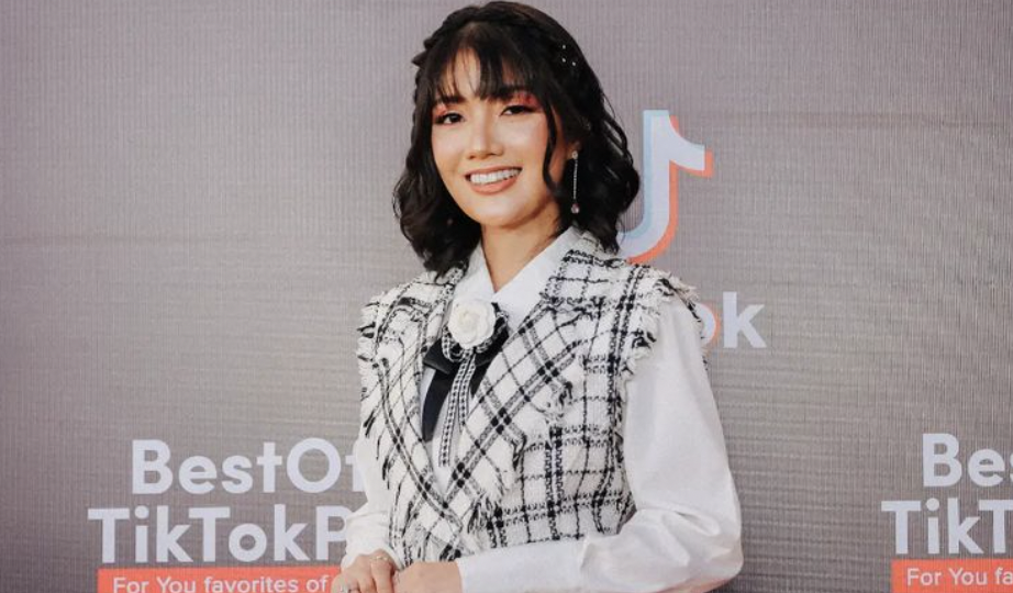 P-Pop star MONA binalikan ang pagiging fangirl sa bagong single na ‘Tagahanga’