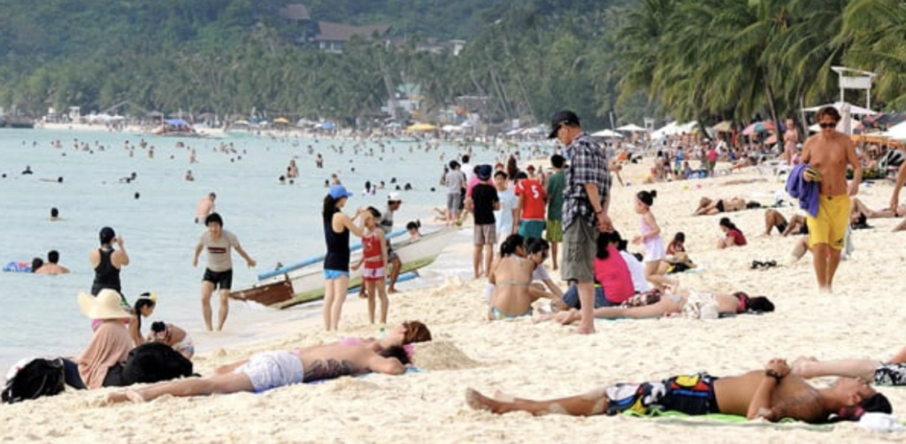 Mas maraming Pinoy ready nang mamasyal ulit ngayong summer –survey