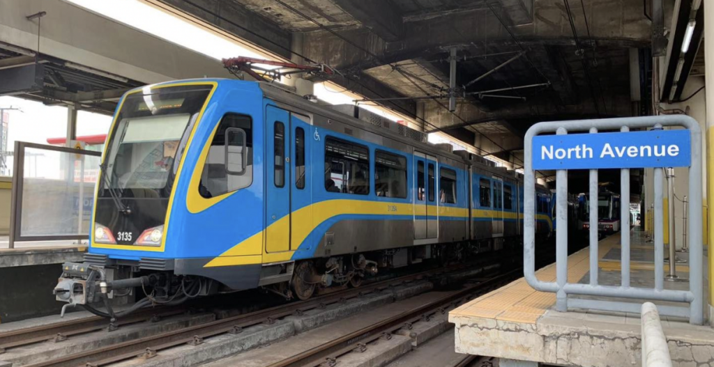 MRT-3, LRT-2 may 'libreng sakay' para sa solo parent sa April 20