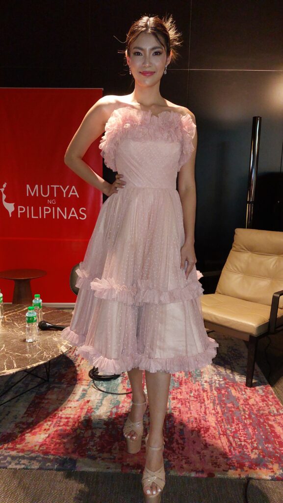 Si Mutya ng Pilipinas Annie Uson ang bagong Miss Chinese World./ARMIN P. ADINA