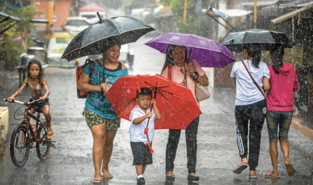 Metro Manila itinaas sa Signal No. 1, ilang bahagi ng Visayas inilagay na sa Signal No. 2 –PAGASA