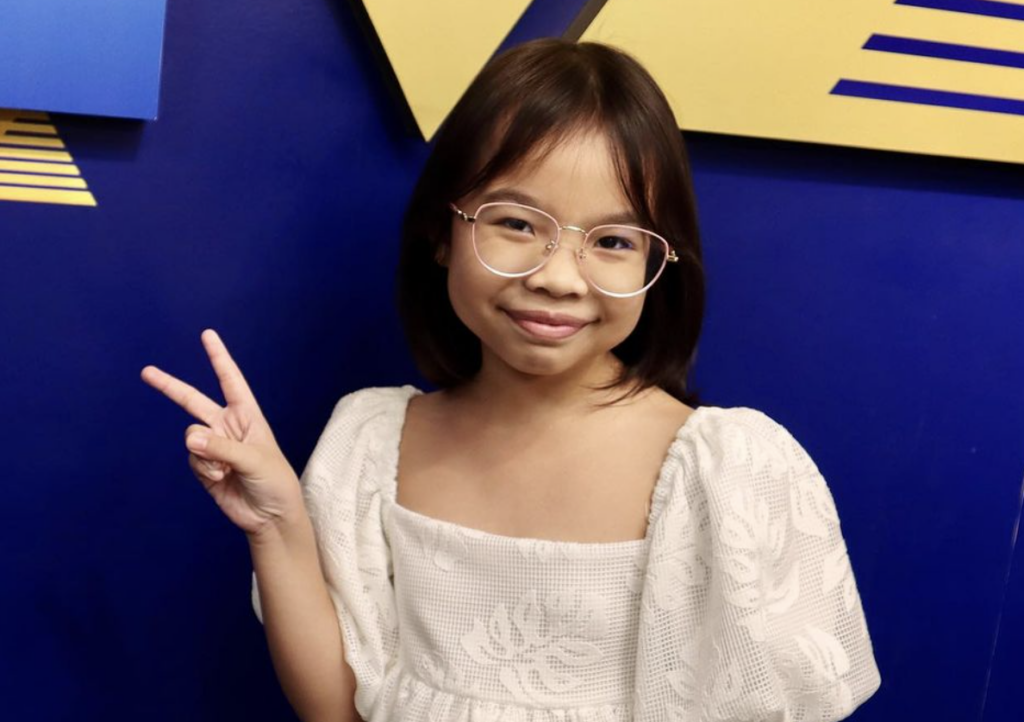 Mini Miss U contestant Annika Co ganap nang Viva artist