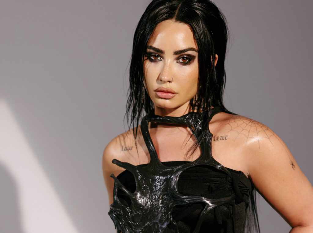Demi Lovato ibinandera ang ‘rock version’ ng hit single na ‘Confident’