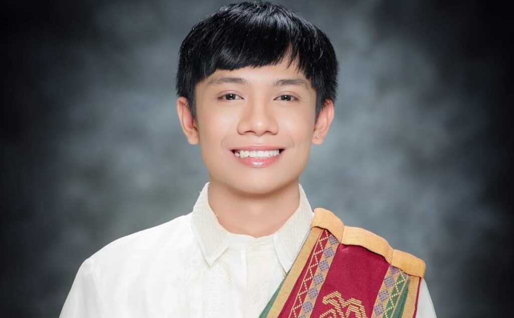 Lalaking naka-graduate ng college sa UP-Los Baños super lalim ng hugot: 'Sana hindi n'yo na lang ako ipinanganak'