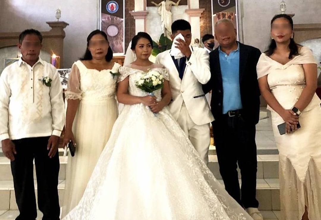 Ninang sa 'viral wedding' na nagkamali sa oras ng kasal nag-sorry na