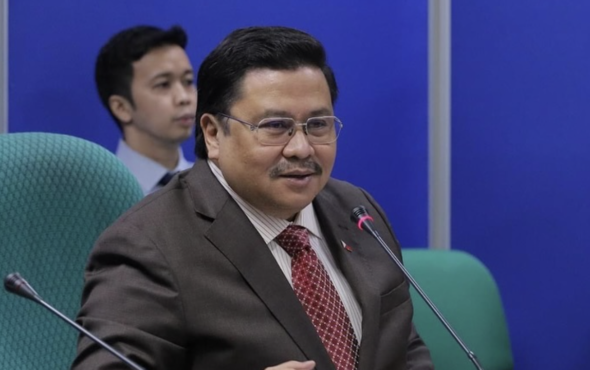 Jinggoy dumepensa sa ‘harsh’ daw na pagtatanong kina Sandro, Gerald