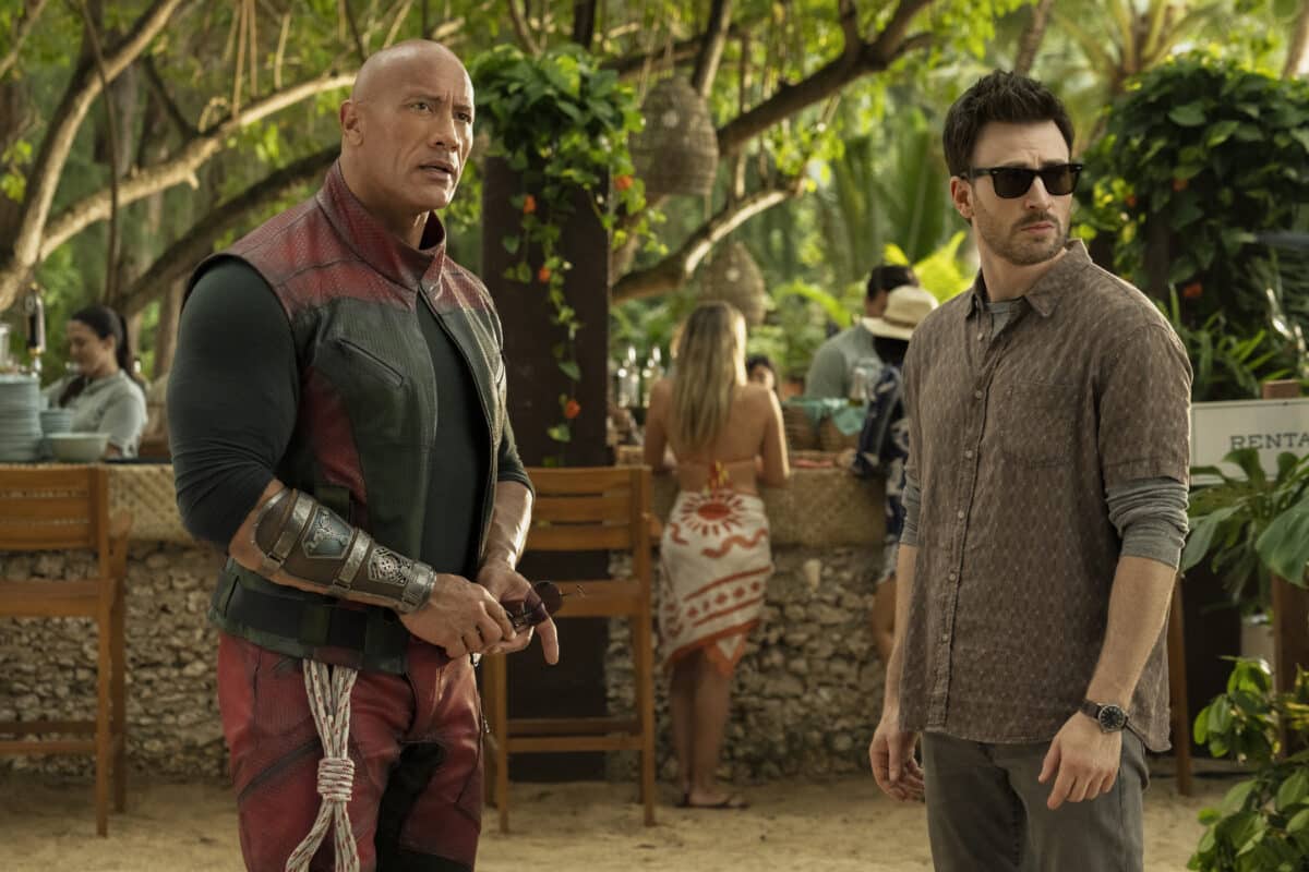 Chris Evans, Dwayne Johnson may kakaibang ‘chemistry’ sa ‘Red One’