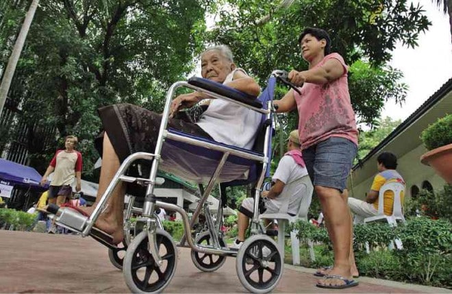 Senior citizens hindi na kailangan ng ‘purchase booklet’ sa pagbili ng gamot