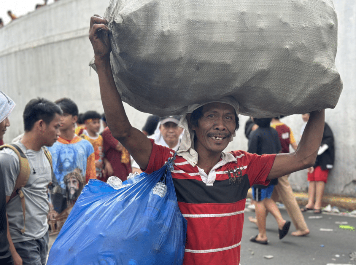 Mangangalakal kumita ng P1,000 dahil sa Traslacion 2025: Biyaya ito sa amin!